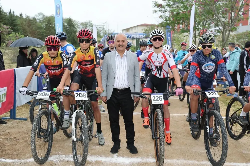 Gebze Belediyesi Dağ Bisikleti Turnuvası  Nefes Kesen Mücadeleye Sahne Oldu  