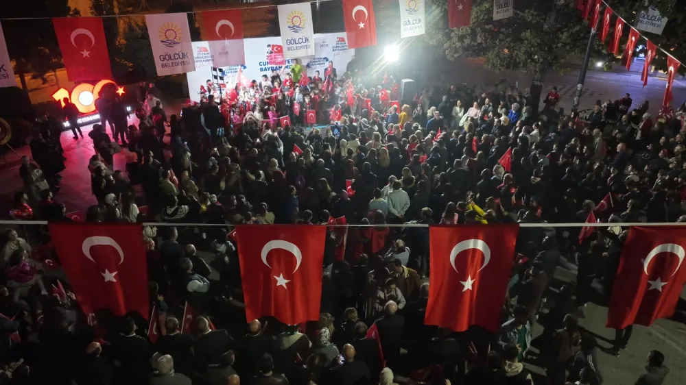 GÖLCÜK HALKI CUMHURİYET’İN 101. YILINI COŞKU İLE KUTLADI