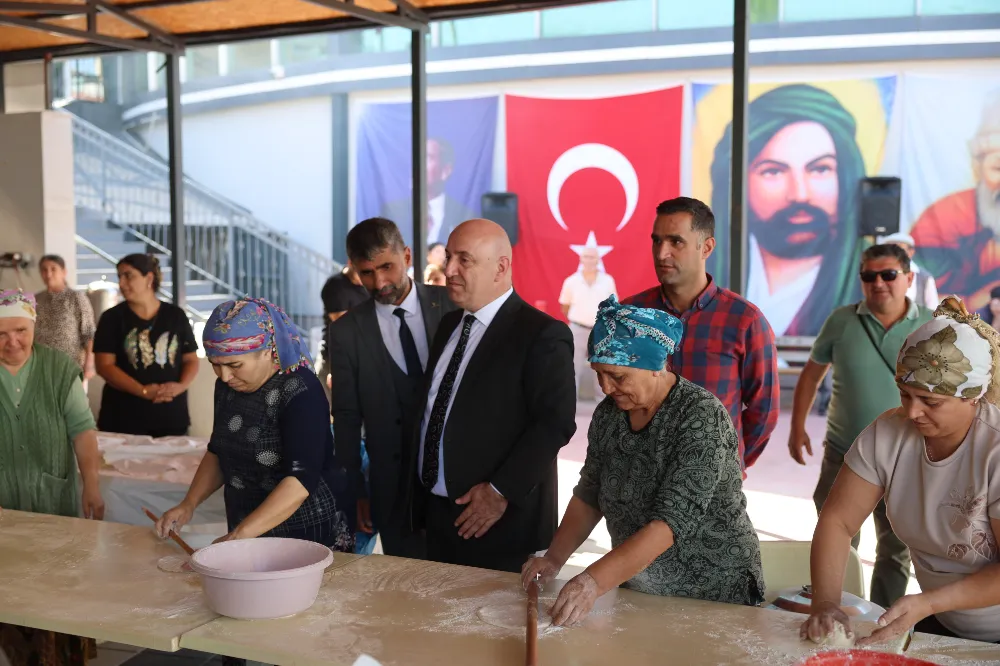 Başkan Bıyık, Cemevi’nde canlarla yufka pişirdi