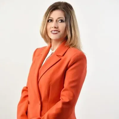 Serap Bayram, İzmit Kent Merkezi Ticari Dayanışma Derneği (İKM)  yönetiminde