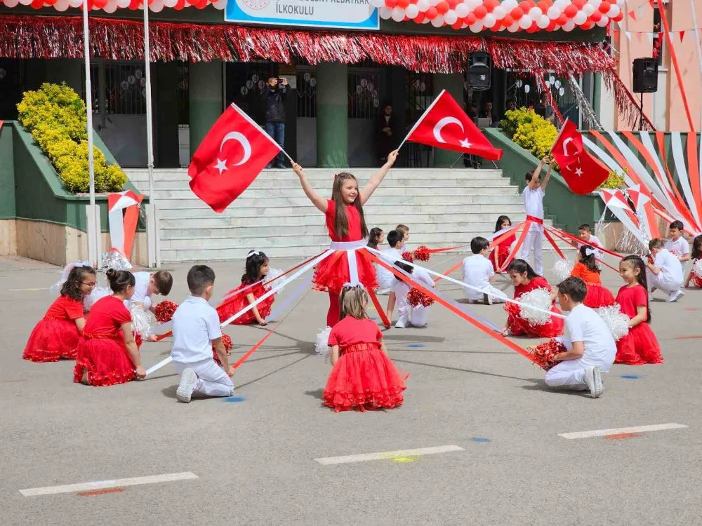 23 Nisa’da Gölcük renkli görüntüler sahne oldu