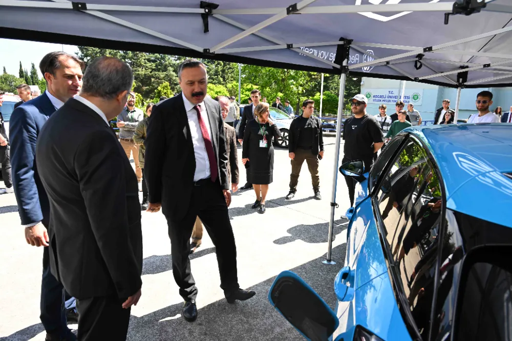 KOÜ’de Elektrikli Araçlar ve Günümüz Gereklilikleri Çalıştayı düzenlendi