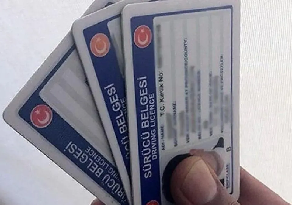 Eski tip ehliyetliler dikkat! Erken başvuru ve 15 TL