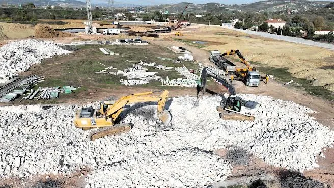 Kocaeli Büyükşehir’den spora büyük yatırım;75 dönümlük dev tesiste ilk kazma vuruldu