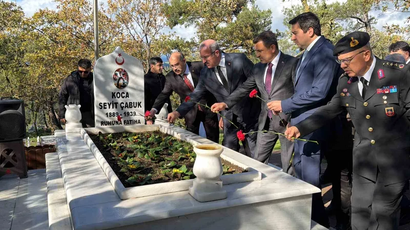 Çanakkale kahramanı Seyit Onbaşı vefatının 86. yılında kabri başında anıldı
