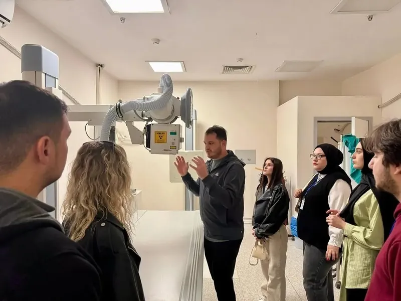 Üniversite öğrencileri sağlık teknolojilerini yakından tanıdı
