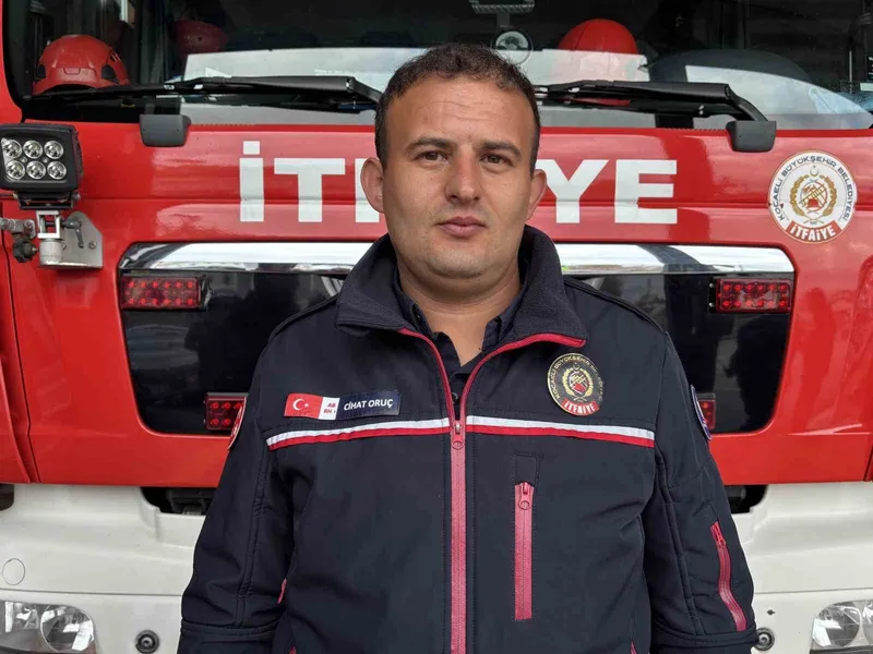 Oksijen maskesini vatandaşa veren itfaiye eri, o anları anlattı: 