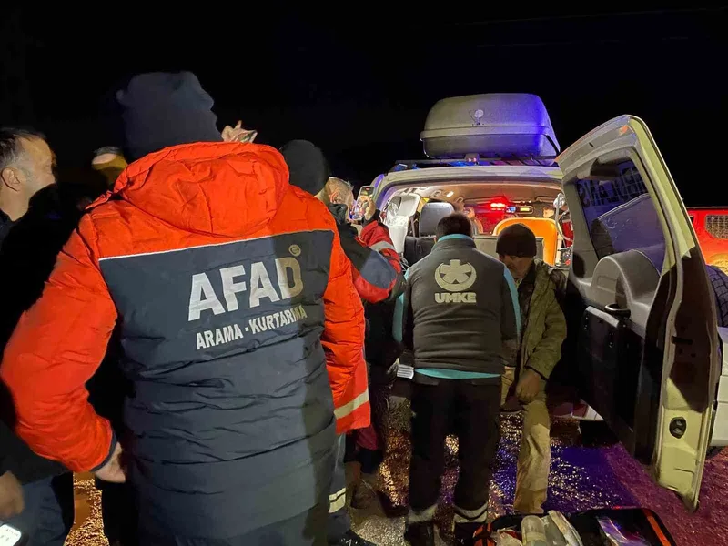 Yaylada mahsur kalan yaşlı çifte gece görüşlü dron takibi: Saatler sonra bulundular
