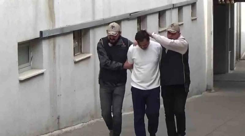 FETÖ firarisi ihraç icra müdürü Adana’da yakalandı
