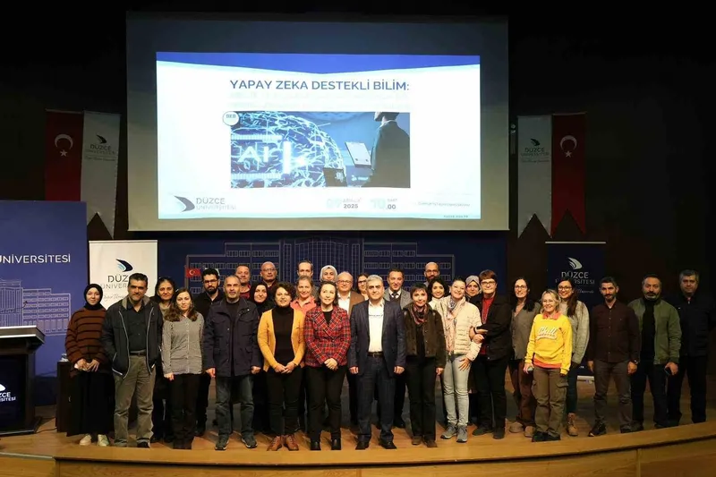 Yapay zeka destekli bilim anlatıldı
