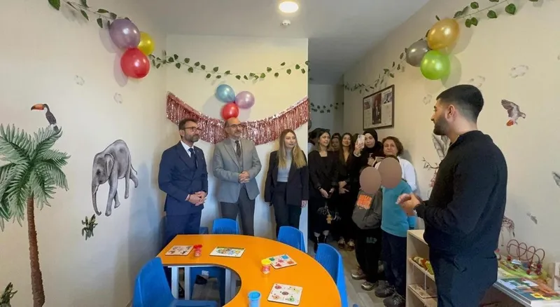 Burhaniye Uygulamalı Bilimler Fakültesi’nden özel çocuklara oyun alanı desteği
