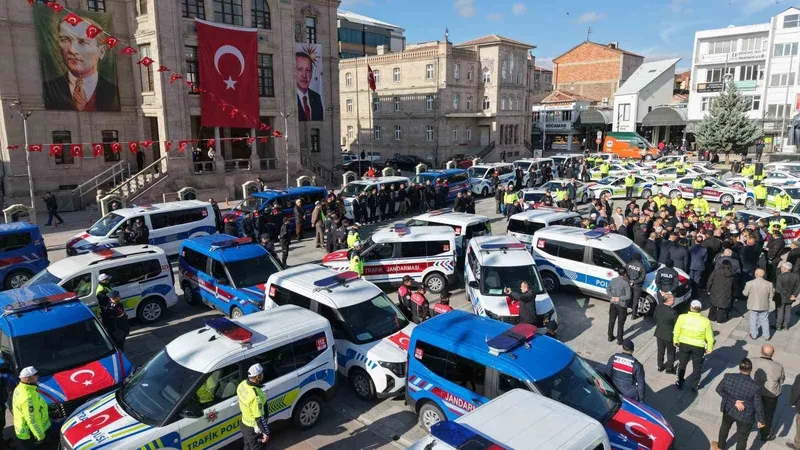 Aksaray’da emniyet ve jandarma araç filosuna 118 yeni araç katıldı
