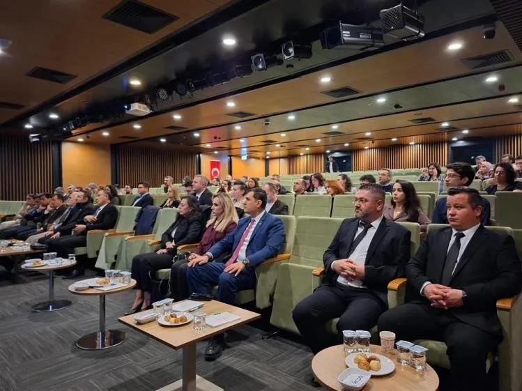 İl Müdürü Damkacı, hastaların doğru ve hızlı biçimde yönlendirilmesinin önemine dikkat çekti
