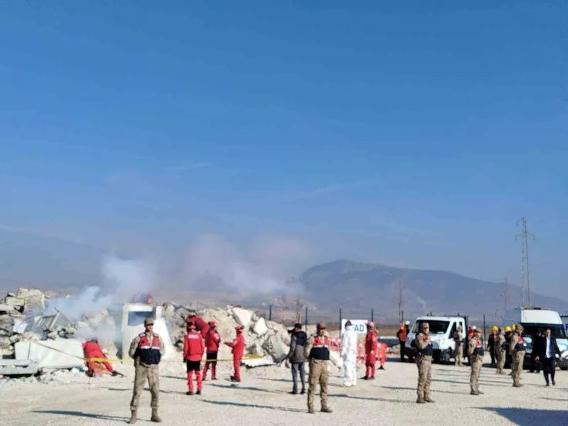 Denizli’de 5.6 büyüklüğünde deprem senaryosu tatbikatı
