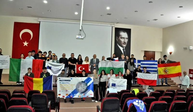 Avrupa’nın 9 ülkesinden gençler Çeşme’de buluştu
