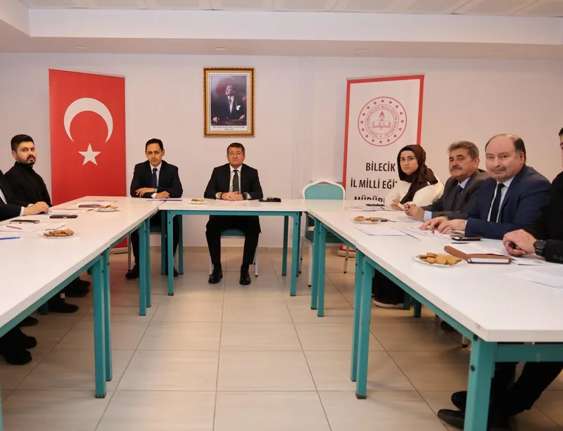 Bilecik’te ortaokul müdürleriyle eğitim değerlendirme toplantısı
