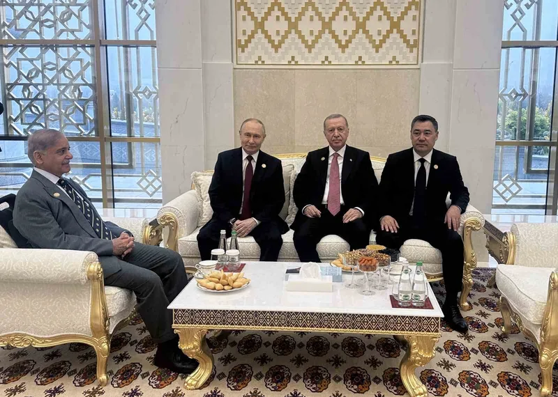 Cumhurbaşkanı Erdoğan, Putin, Şerif ve Caparov ile görüştü
