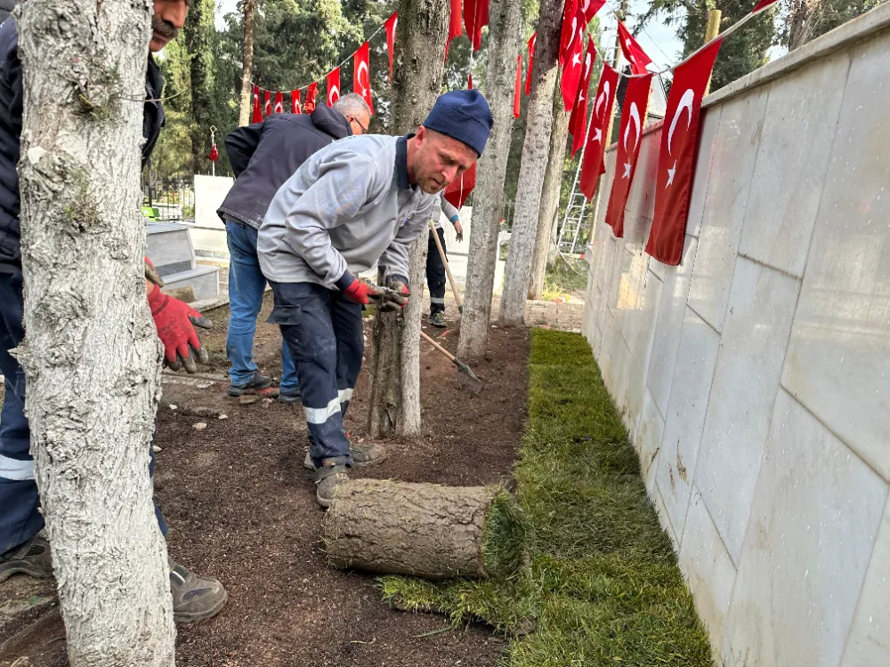 GEBZE ŞEHİTLİĞİ’NDE KAPSAMLI BAKIM VE PEYZAJ ÇALIŞMASI