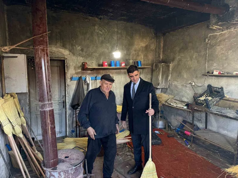 30 yıldır süpürge yapıyor, 