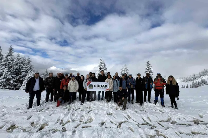 Gümüşhane’de kartpostallık manzara eşliğinde doğa yürüyüşü
