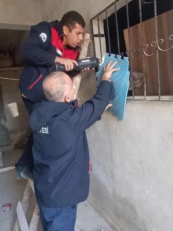 Antakya’da kedi kurtarma operasyonu

