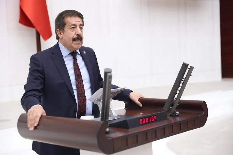 Erdoğan’ın sözlerini aktaran Fırat’tan yatırımcılara ‘Erzurum’a fabrika açın’ çağrısı
