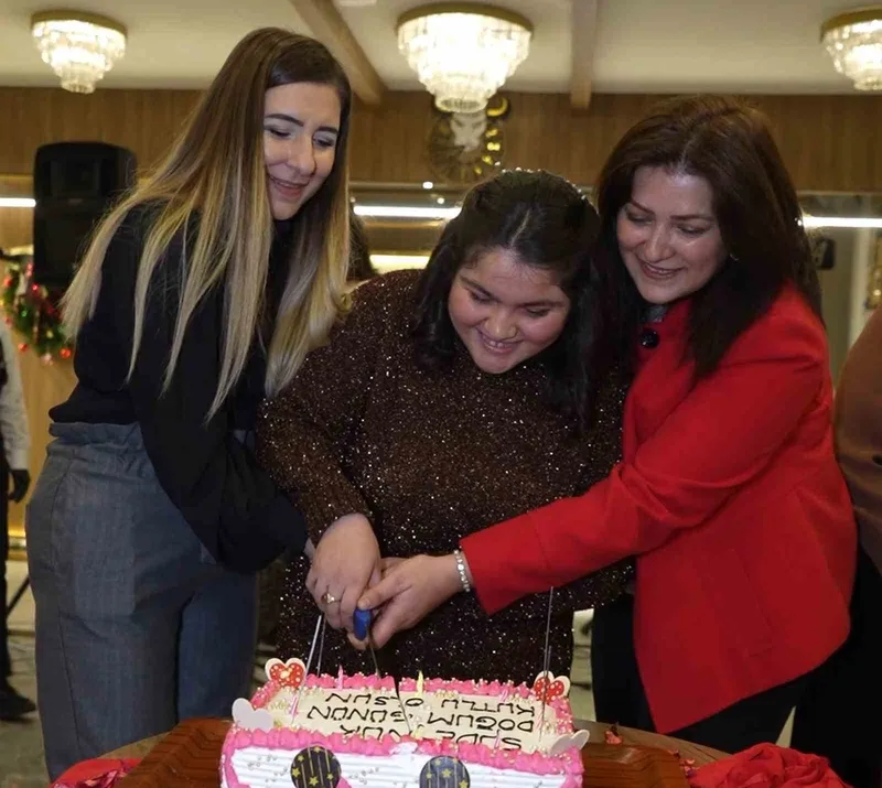 Epilepsi hastası Sudenur’a doğum günü sürprizi
