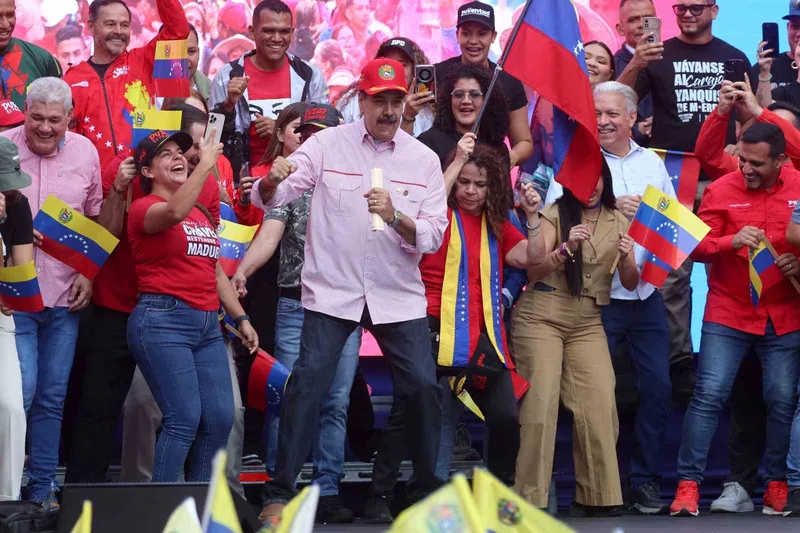 Venezuela Devlet Başkanı Maduro’dan halka mutlak sadakat sözü: 