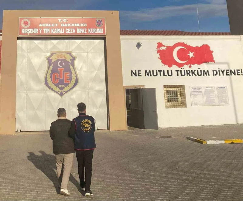 Uyuşturucu suçundan aranan şahıs yakalandı
