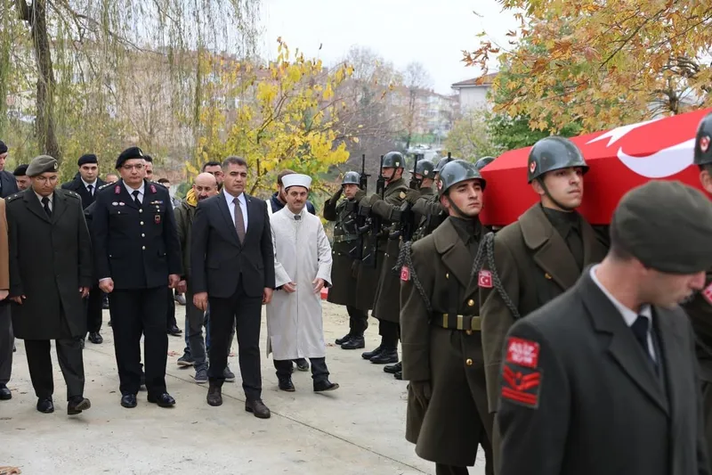 Vefat eden Kıbrıs gazisi son yolculuğuna uğurlandı
