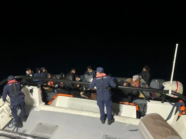 Motor arızası nedeniyle sürüklendiler
