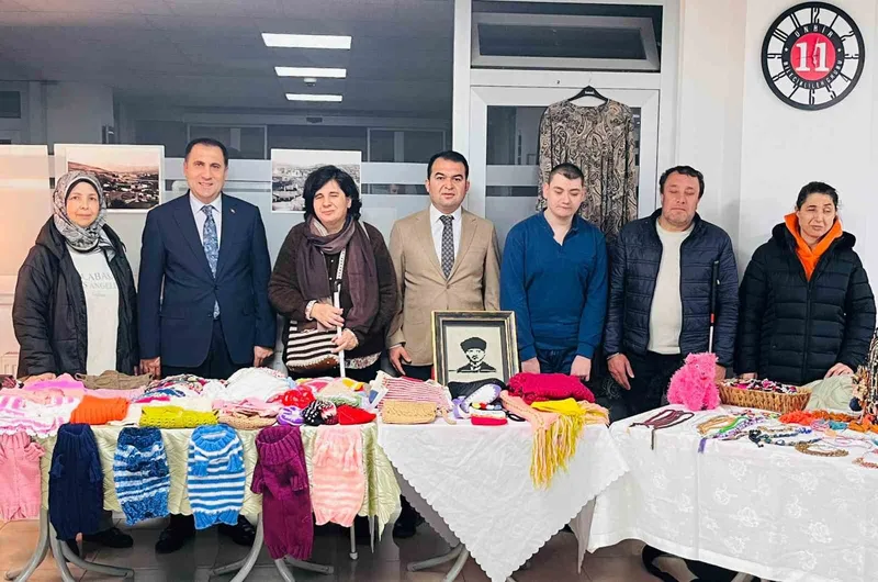 Engelli bireyler çini sanatıyla hayallerini betimledi
