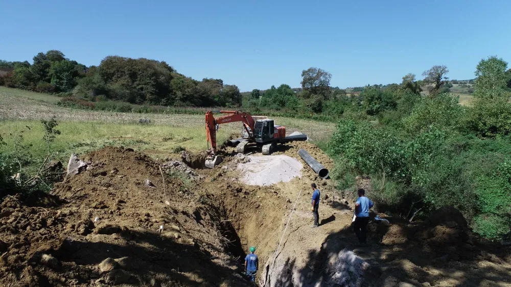 Büyükşehir, Toromanlar’da sulama çalışmalarını tamamladı;  Toramanlar’da sulama suyu toprakla buluştu