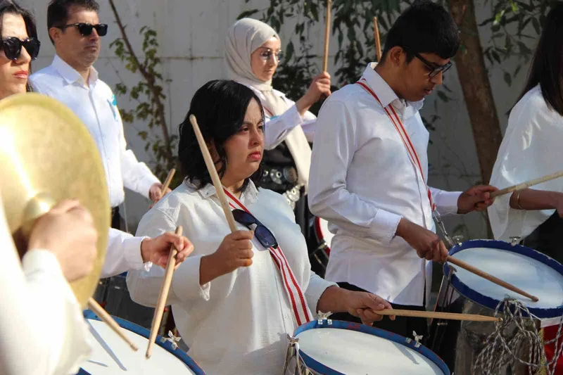 Engelliler hem eğlendi hem eğlendirdi
