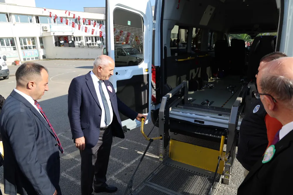 GEBZE BELEDİYESİ’NDEN 3 ARALIK’TA ANLAMLI HİZMET YENİ ENGELSİZ NAKİL ARACI HİZMETE ALINDI