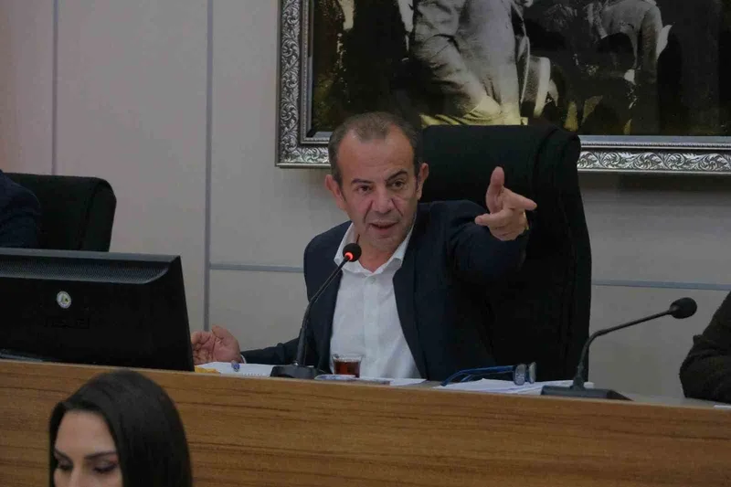 Tanju Özcan’dan Faruk Özlü’ye: 