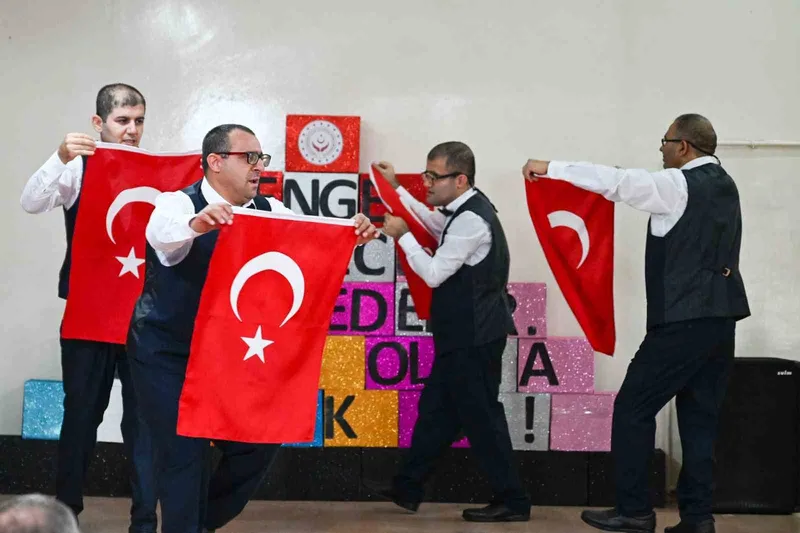 Kırklareli’nde özel bireylerin yetenekleri dakikalarca alkışlandı
