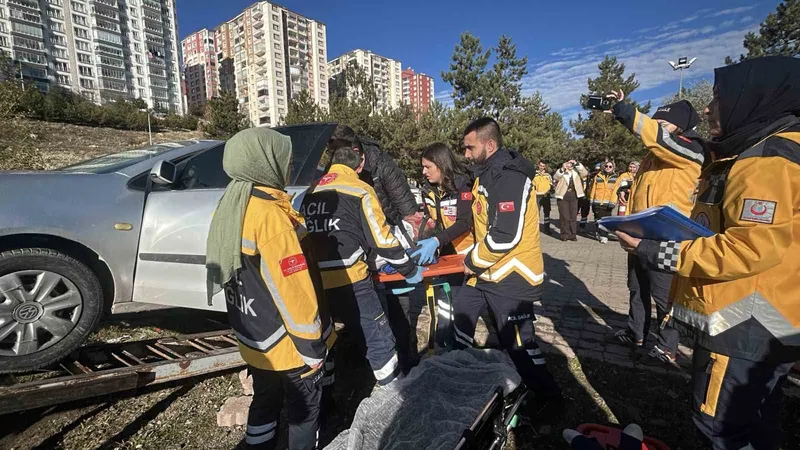 Yozgatralli etkinliğinde ambulanslar en hızlı müdahale için yarıştı
