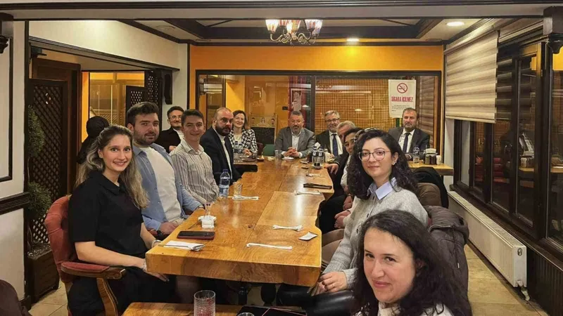 Rektör Kırışık, Diş Hekimliği Fakültesinin yeni akademisyenleriyle buluştu
