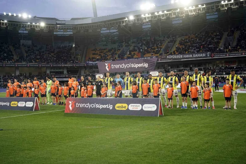 Fenerbahçe, Başakşehir’e konuk olacak
