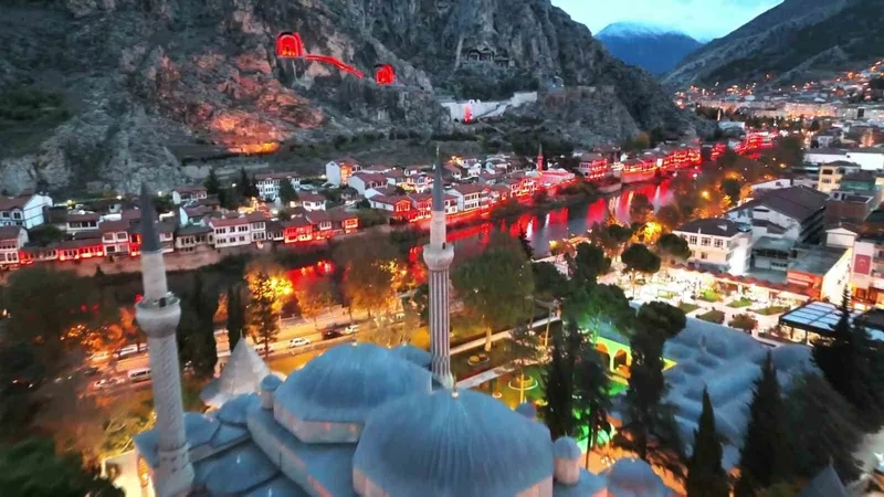 Amasya’nın dünya mirası Harşena Dağı ve Yalıboyu Evleri’ne yeni sistem ışıklandırma: 
