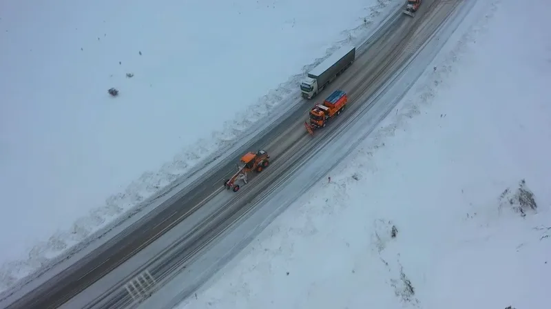 Bayburt ve Erzincan’ın yüksek kesimlerinde kar yağışı etkili oldu
