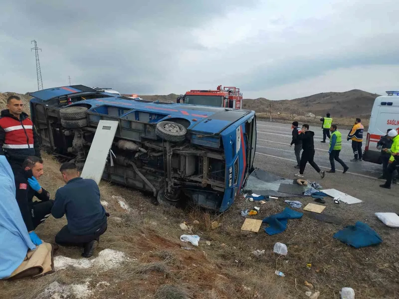 Cezaevi nakil aracı devrildi, aralarında mahkûmların da bulunduğu 7 kişi yaralandı
