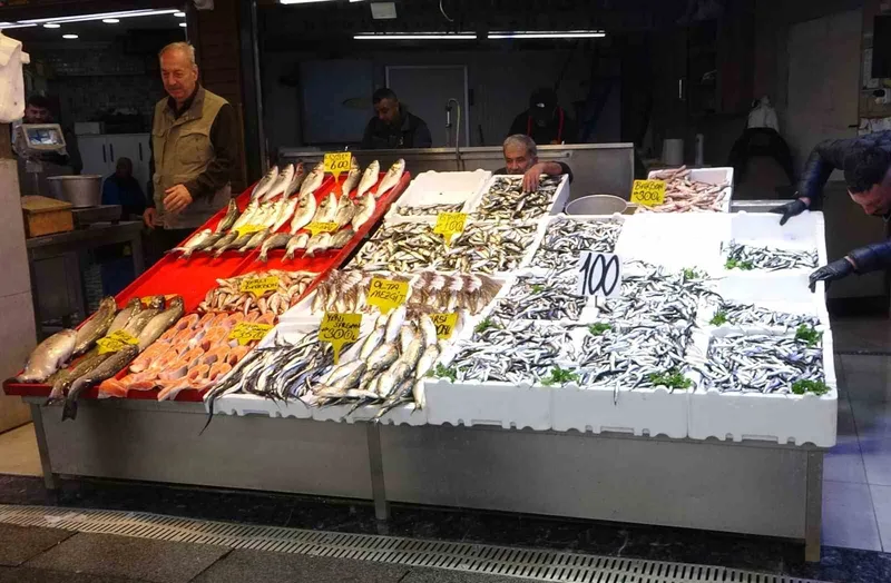 Karadeniz’de hamsi bereketi yaşanıyor
