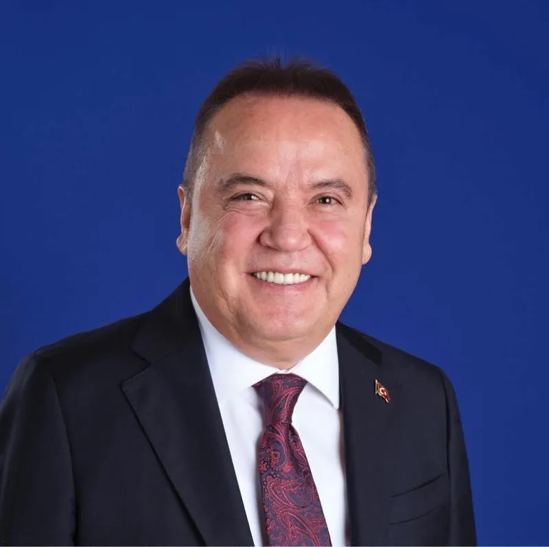 Muhittin Böcek hastaneye kaldırıldı
