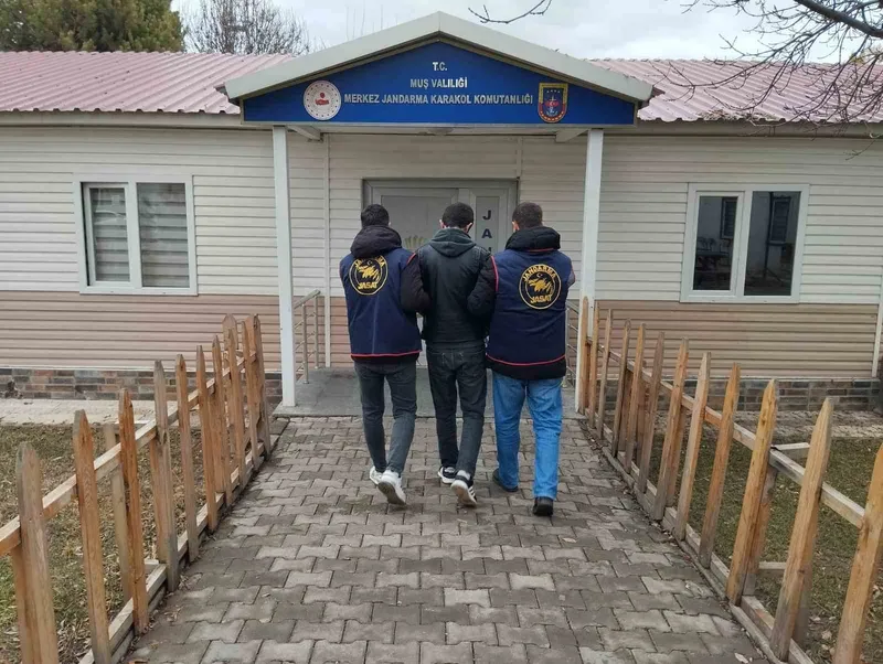 Muş’ta dolandırıcılık suçundan aranan hükümlü yakalandı
