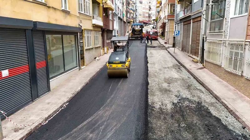 İlkadım’da sıcak asfalt çalışmaları
