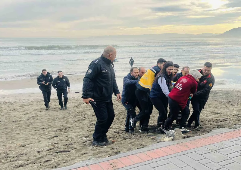 Ordu’da denize atlayan kadını itfaiye kurtardı
