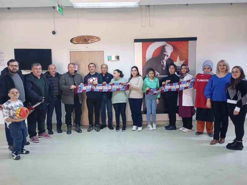 Artvin Trabzonspor Taraftarlar Derneğinden özel gereksinimli bireylere anlamlı ziyaret