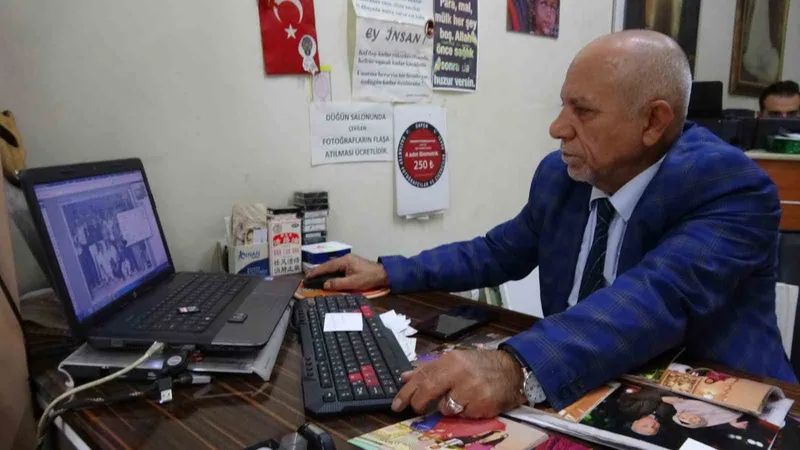 Çocukluk hayali olan fotoğrafçılığı 55 yıldır sürdürüyor
